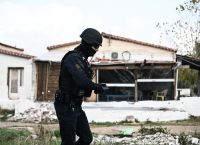 Ισχυρή έκρηξη στον Ασπρόπυργο με σοβαρές υλικές ζημιές σε αυτοκίνητα και σπίτια