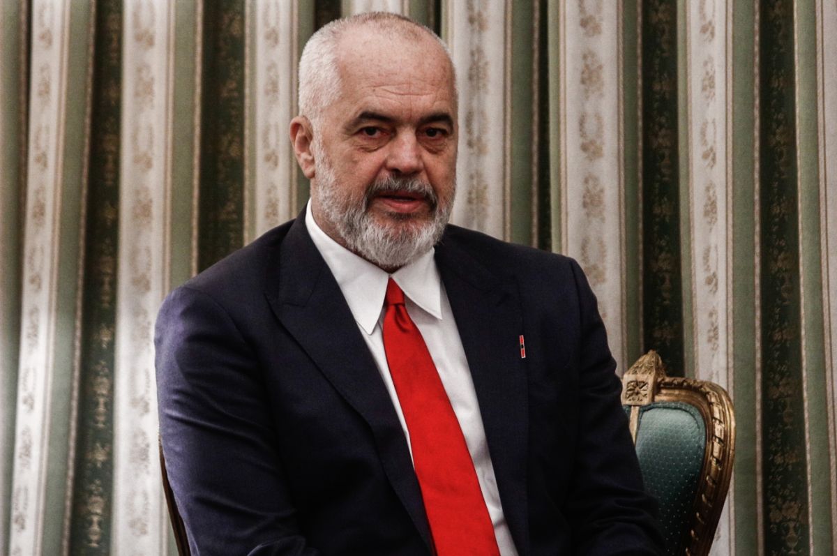 Η Αλβανία ενισχύει την βοήθεια στην Ελλάδα για την καταπολέμηση των πυρκαγιών