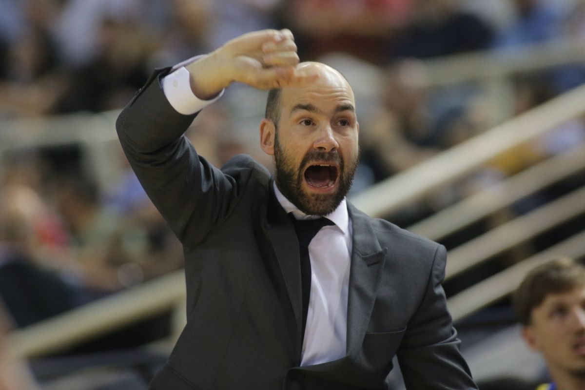 Η ξεχωριστή φανέλα του Ολυμπιακού για να τιμήσει τον Σπανούλη (pic)
