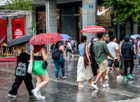 Καιρός για αύριο Τρίτη: Λίγες νεφώσεις βαθμιαία αυξημένες, με βροχές και τοπικές καταιγίδες