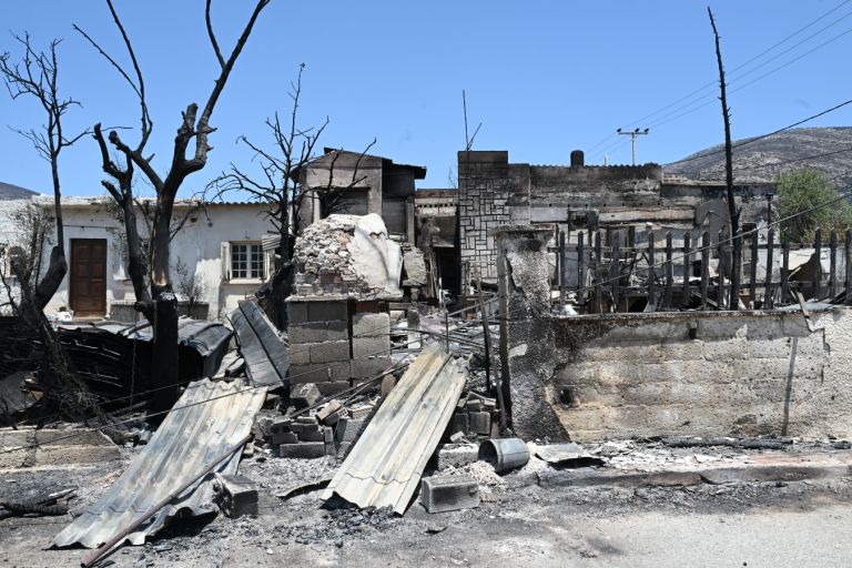 Πρώτη έκτακτη επιχορήγηση 300.000 ευρώ στον δήμο Σαρωνικού, λόγω της πυρκαγιάς