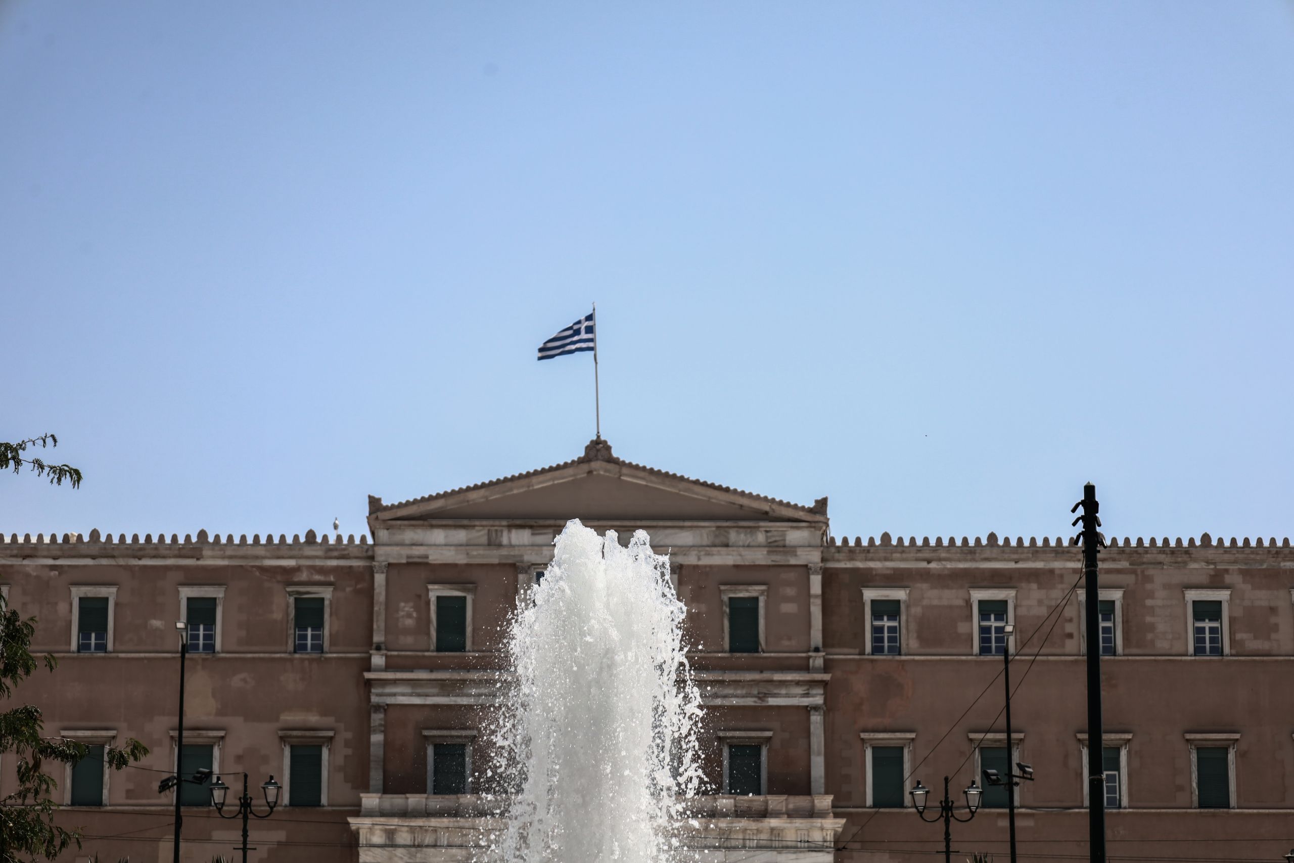 Με μετωπική κυβέρνησης – αντιπολίτευσης αρχίζει η πολιτική χρονιά
