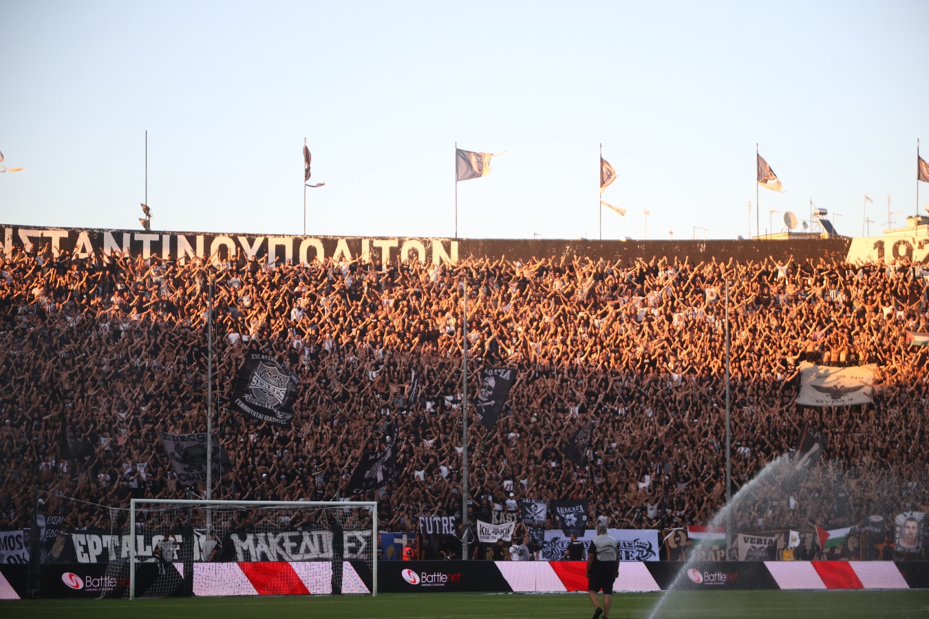 ΠΑΟΚ: Κινδυνεύει να παίξει χωρίς κόσμο στα play-offs του Conference League