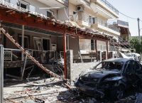 Η έκρηξη στον Ασπρόπυργο ισοπέδωσε σπίτια και αυτοκίνητα [pics]