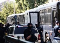 Ένταση στην Ευελπίδων ανάμεσα σε οπαδούς της ΑΕΚ και την αστυνομία