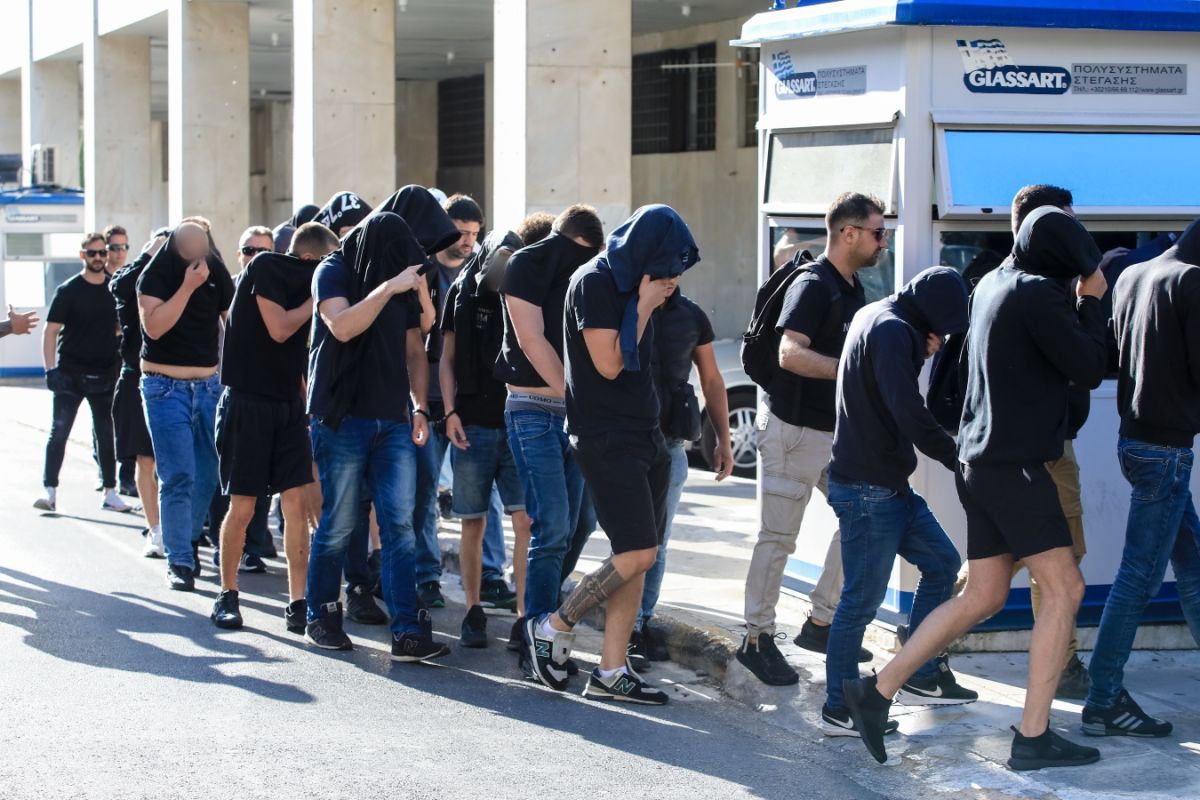 Νέα Φιλαδέλφεια: Απολογούνται σήμερα οι τελευταίοι 35 χούλιγκαν