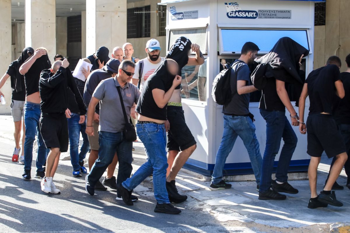Νέα Φιλαδέλφεια: Στον εισαγγελέα άλλοι 40 κατηγορούμενοι για τη δολοφονία του 29χρονου Μιχάλη