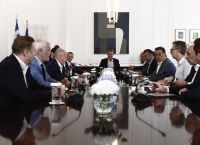 Μητσοτάκης: Σύσκεψη με πρόεδρο UEFA, Μαρινάκη, Αλαφούζο, Μελισσανίδη και εκπρόσωπο Σαββίδη