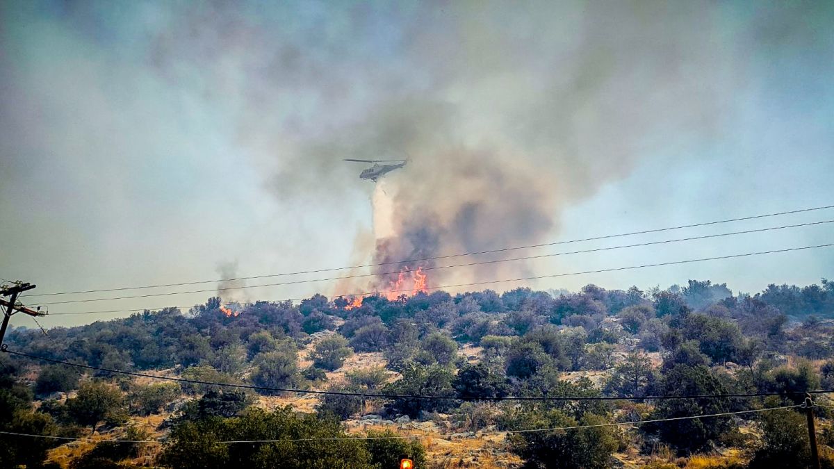Εκτός ελέγχου η φωτιά στη Ροδόπη: Καίγονται σπίτια στον Σώστη