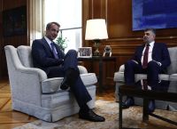Συνάντηση Μητσοτάκη με τον πρωθυπουργό της Ρουμανίας -Τον ευχαρίστησε για τη βοήθεια στις πυρκαγιές
