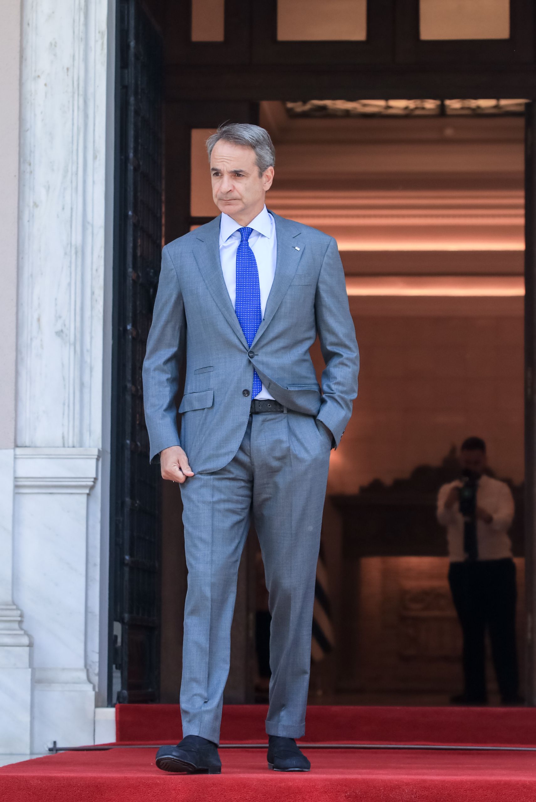 Κυβέρνηση: Επιχείρηση ανασυγκρότησης