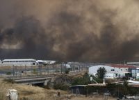 Φωτιά στον Ασπρόπυργο κοντά στη βιομηχανική ζώνη: Μήνυμα από το 112 για εκκενώσεις