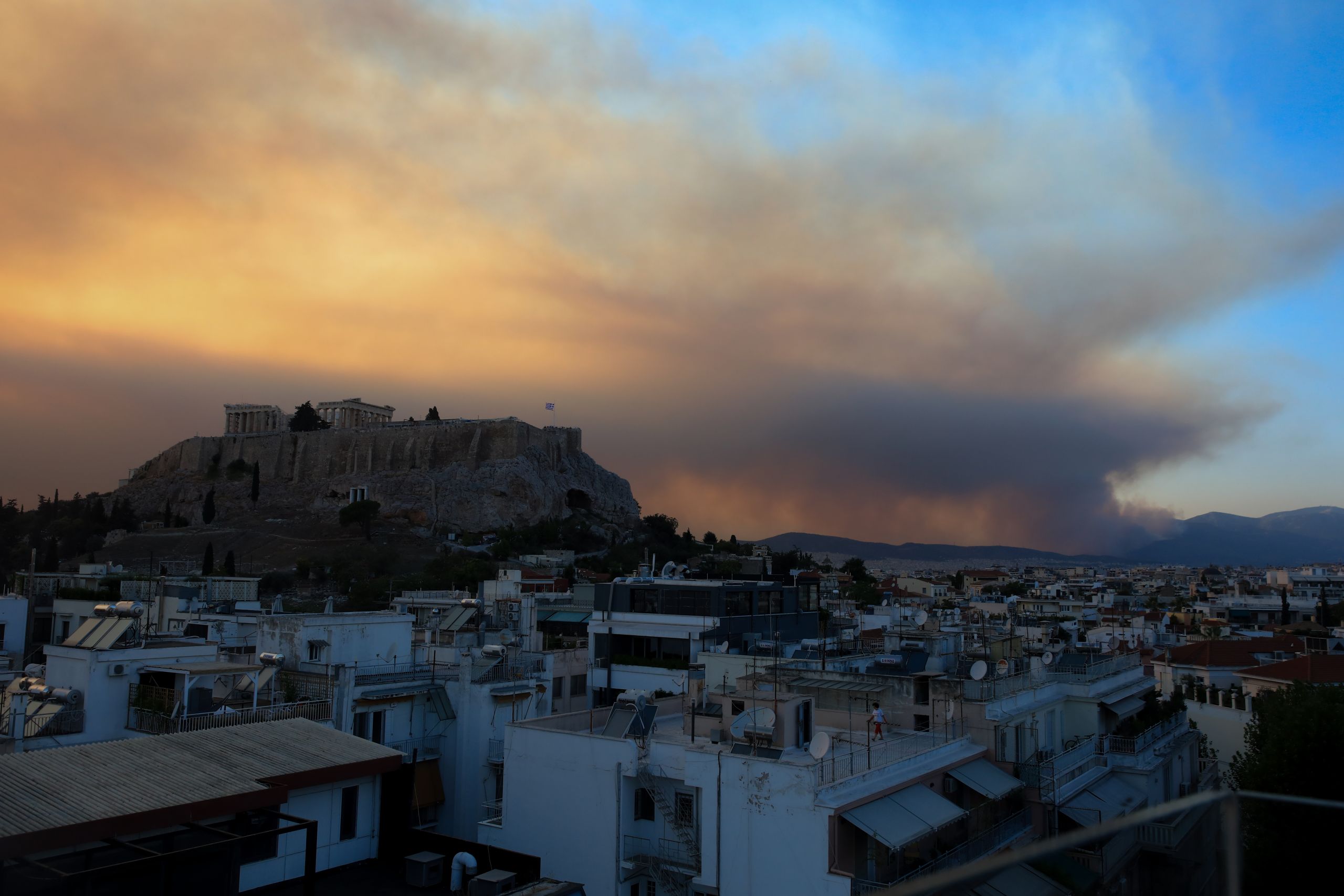 Φωτιές – καπνός: Επικίνδυνα για την υγεία τα αιωρούμενα σωματίδια από τις πυρκαγιές