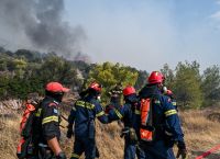 Πάρνηθα: Στον εθνικό δρυμό μπήκε η φωτιά