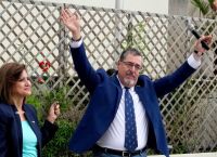 Γουατεμάλα: Προς νίκη φέρεται να οδεύει ο Μπερνάρντο Αρέβαλο στον 2ο γύρο των προεδρικών εκλογών