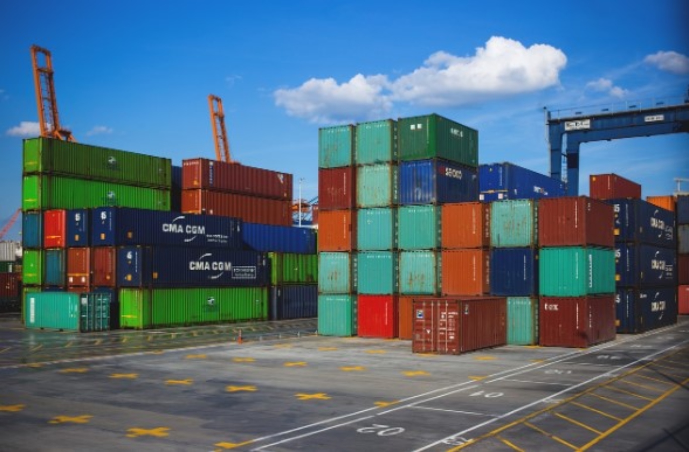 Maersk: Προβλέπει μακρά και βαθιά συρρίκνωση στο παγκόσμιο εμπόριο