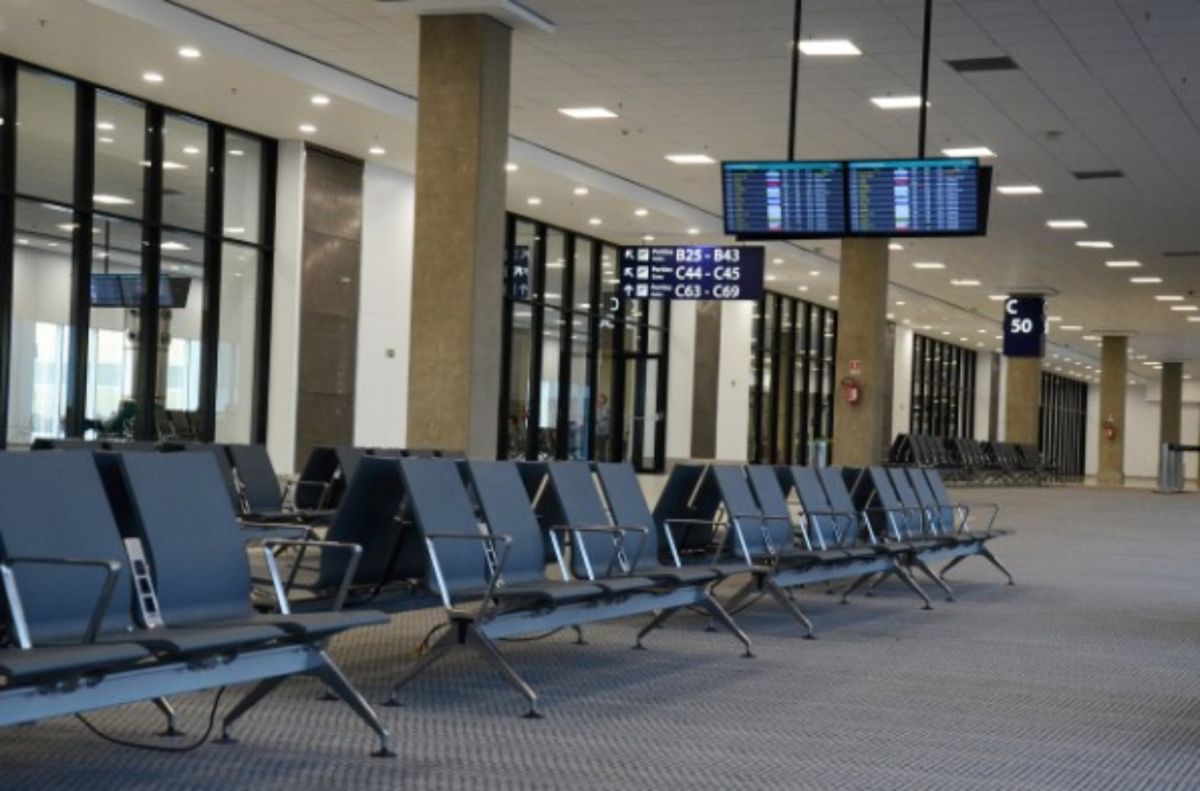Μεγάλες αεροπορικές εταιρίες ζυγίζουν πλέον και τους επιβάτες τoυς