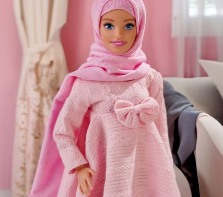 «Hijarbie»: Η Barbie με τη μαντίλα επιστρέφει