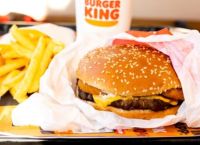 Αντιμέτωπη με αγωγή η Burger King – Τα burgers της είναι πιο μικρά από τις φωτογραφίες