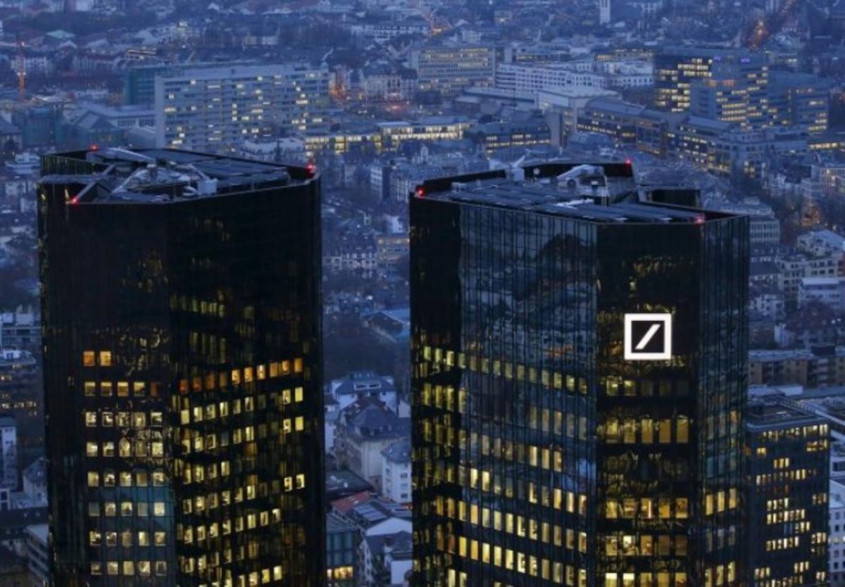 Deutsche Bank: Τα 4+1 κρίσιμα σημεία μετά την υποβάθμιση των ΗΠΑ