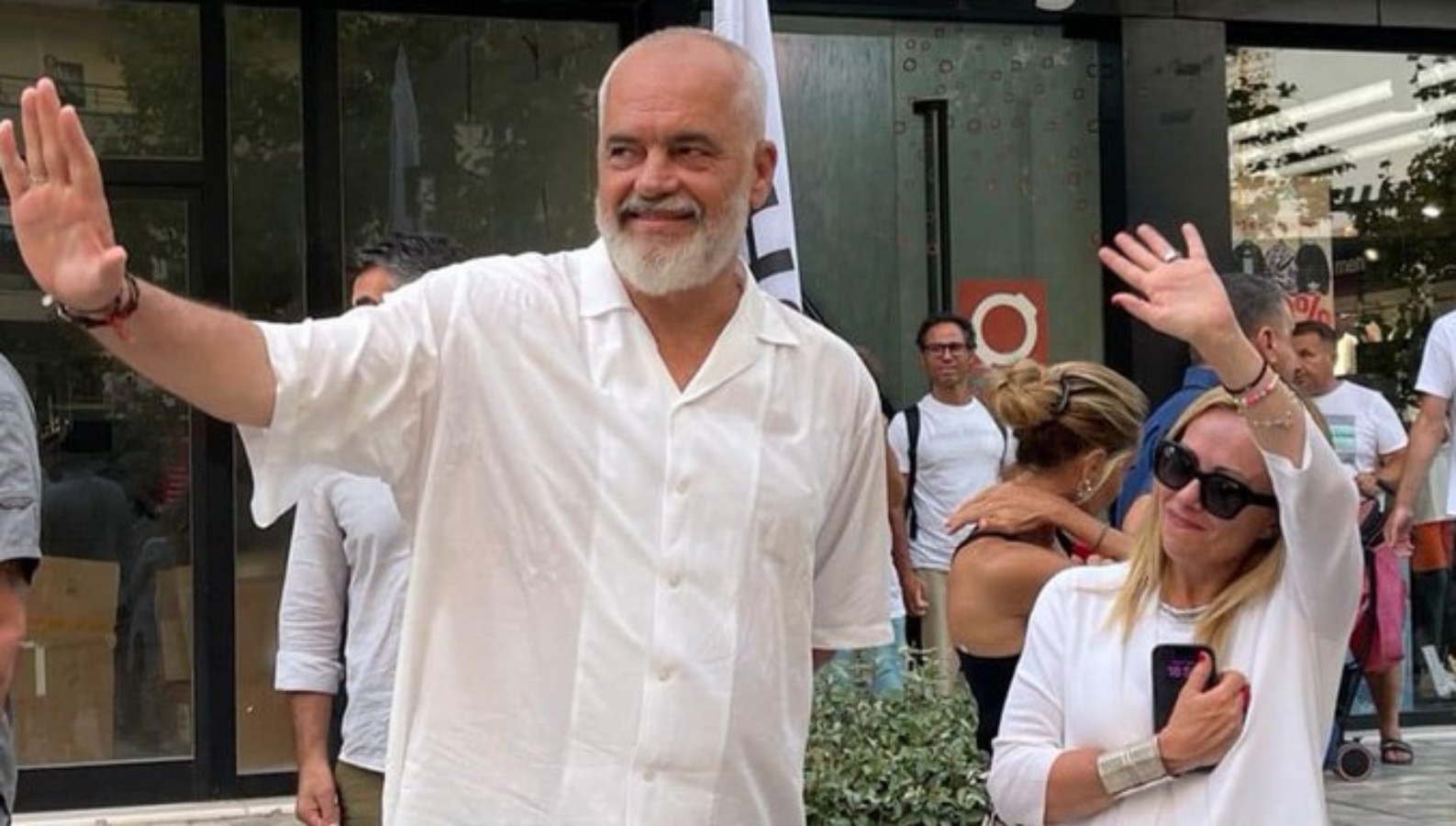 Η Μελόνι κάλυψε τον λογαριασμό παρέας Ιταλών σε εστιατόριο στην Αλβανία