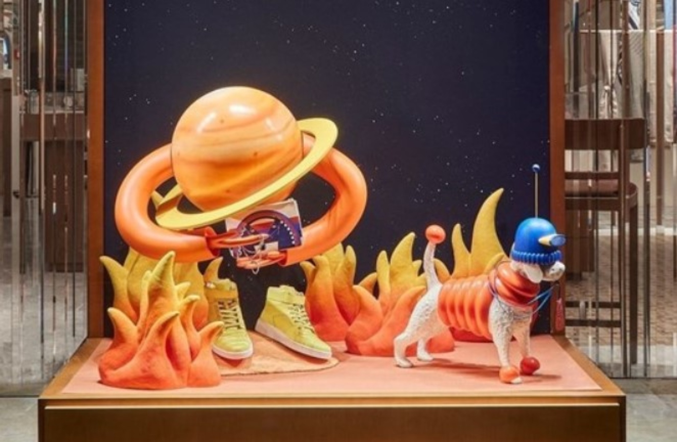 «Life on Mars»: Οι νέες βιτρίνες του οίκου Hermès στη Γαλλία