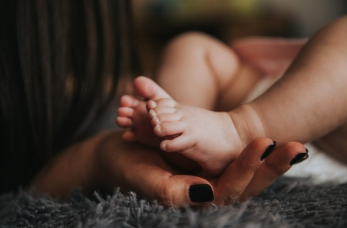 Παράνομες υιοθεσίες στα Χανιά: «Μας παράτησαν σαν σκυλιά» – Νέες μαρτυρίες από παρένθετες μητέρες