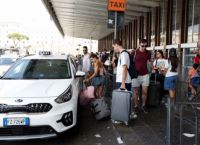 Ιταλία: Σε σοβαρό πρόβλημα μετατρέπεται η έλλειψη ταξί – Τα μέτρα που εξετάζει η κυβέρνηση