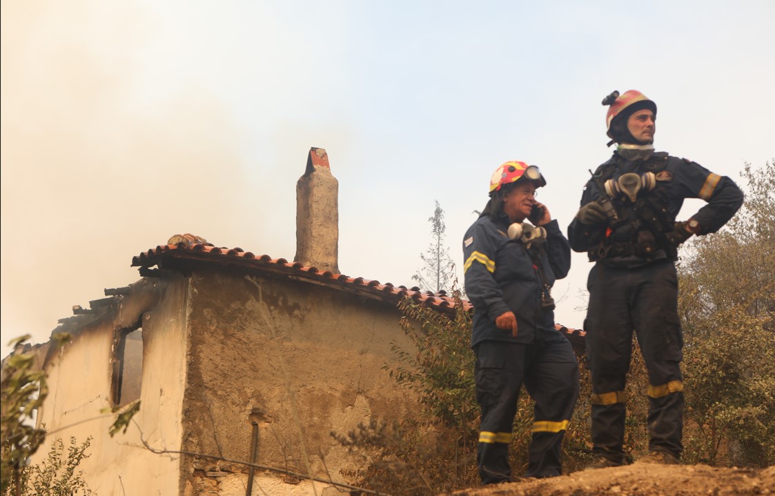 Φωτιά στον Έβρο: Καταδίωξη μέσα στα καμένα – Συνελήφθη διακινητής μεταναστών