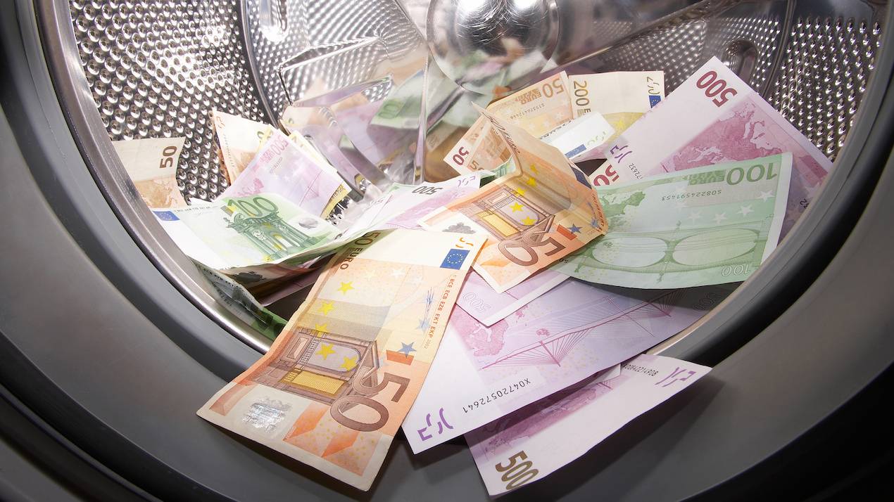 Η Ελβετία εξετάζει την αυστηροποίηση των νόμων για το ξέπλυμα χρήματος