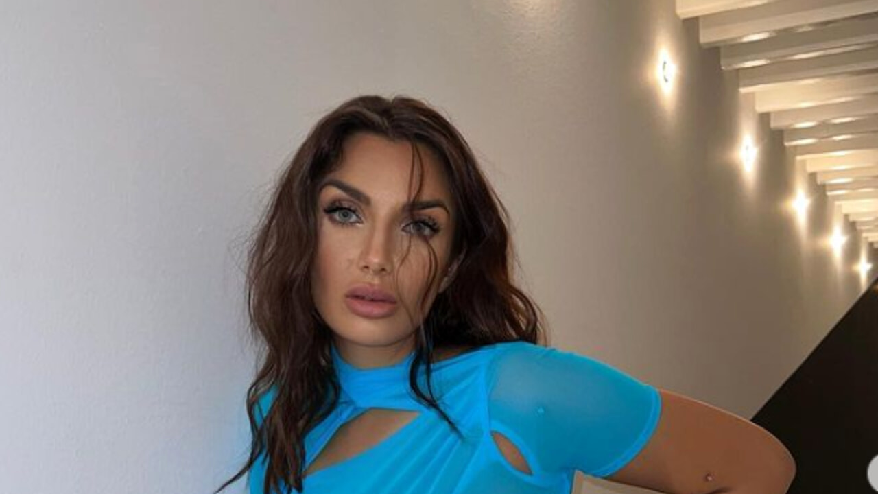 Elettra Lamborghini: Η κληρονόμος της γνωστής αυτοκινητοβιομηχανίας κάνει διακοπές στη Μύκονο