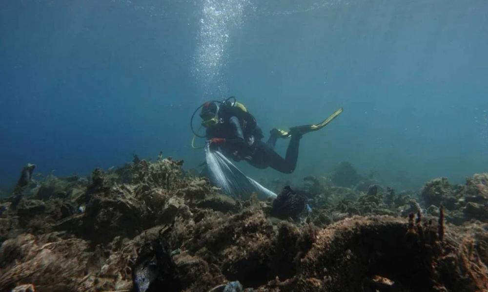 Σε 160 στρέμματα εκτείνεται η υποβρύχια χωματερή στην Άνδρο, που εξόργισε τον Λεονάρντο Ντι Κάπριο
