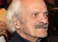 Ο Σπύρος Φωκάς δίνει μάχη για την ζωή του σε εντατική