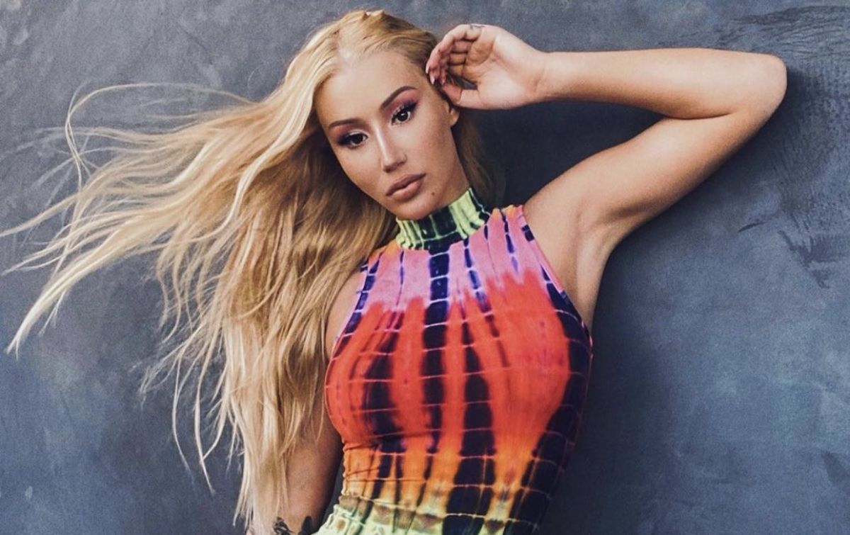 Iggy Azalea –  Σαουδική Αραβία: Σκίστηκε το παντελόνι της την ώρα της συναυλίας και η αστυνομία την διέκοψε