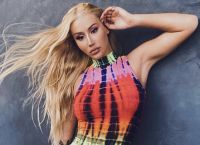 Iggy Azalea –  Σαουδική Αραβία: Σκίστηκε το παντελόνι της την ώρα της συναυλίας και η αστυνομία την διέκοψε