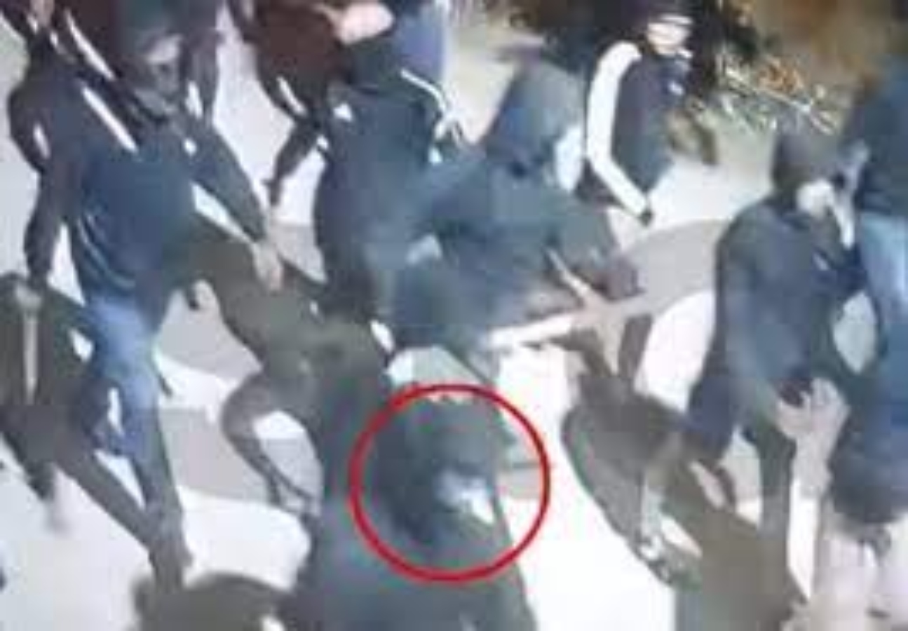 Νέα Φιλαδέλφεια: Η στιγμή της εφόδου των Κροατών χούλιγκαν – Νέο βίντεο ντοκουμέντο