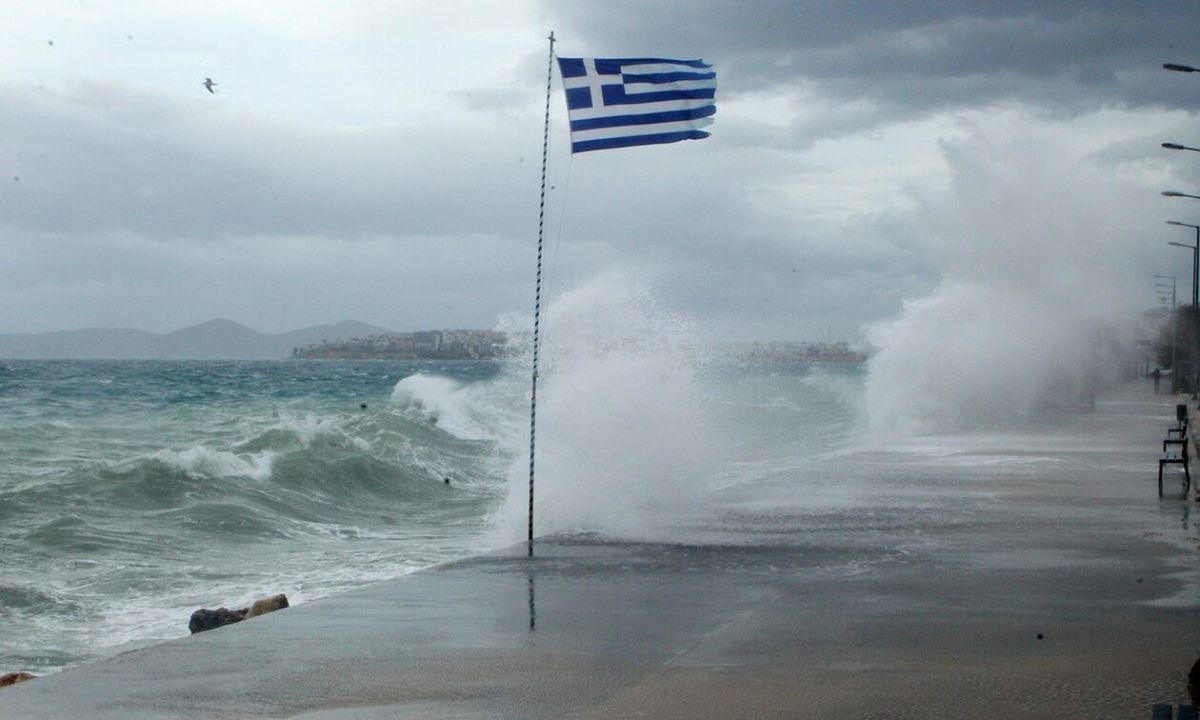 Καιρός [18/11]: Πρόσκαιρη κακοκαιρία και σημαντική πτώση της θερμοκρασίας