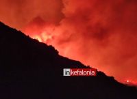 Φωτιά στην Κεφαλονιά: Σε 5 μέτωπα η φωτιά – Έξι πτητικά μέσα και πάνω από 60 πυροσβέστες