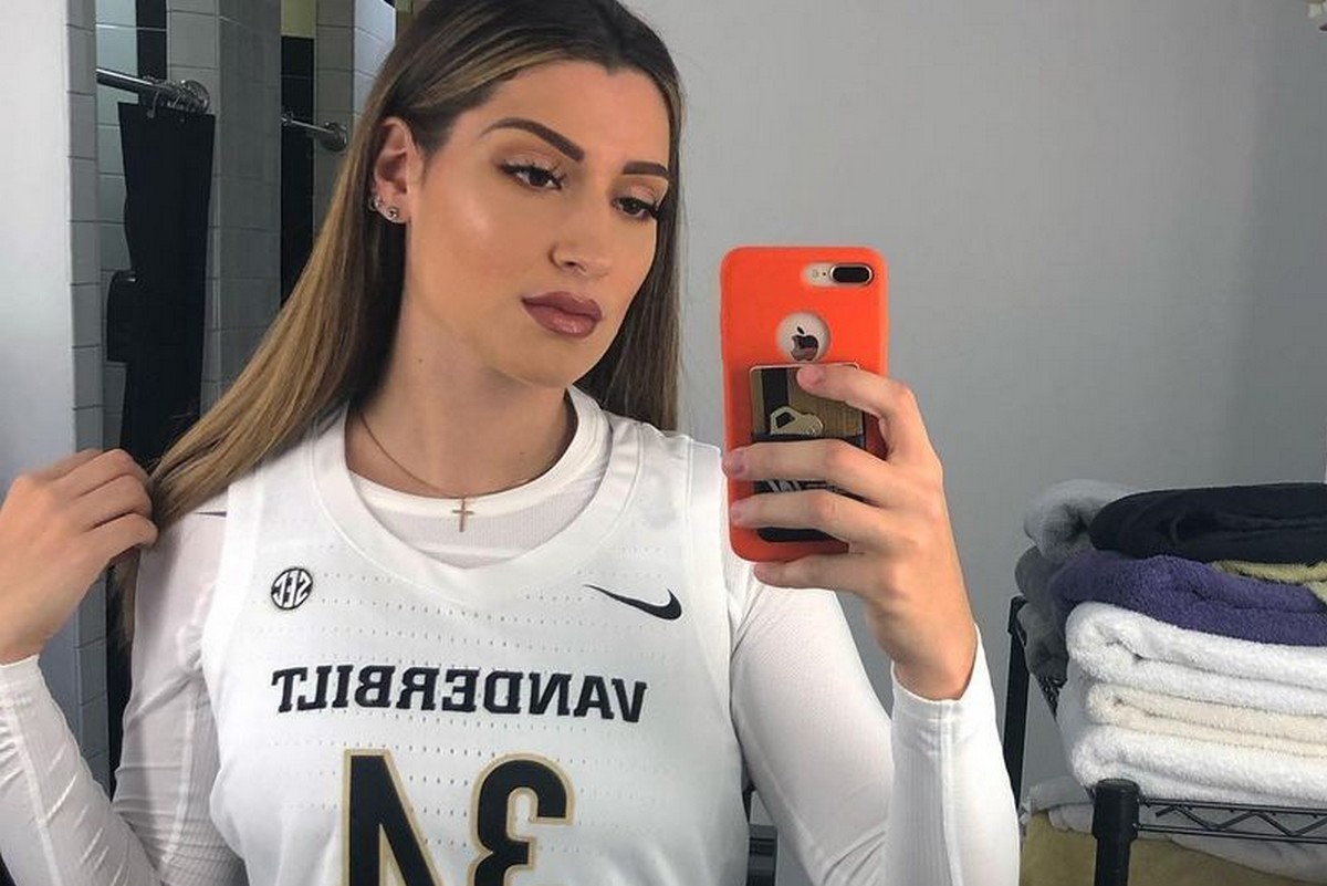 Η κουκλάρα κόρη του Παναγιώτη Φασούλα – Είναι “Φωτιά” με μαγιό η Μαριέλλα