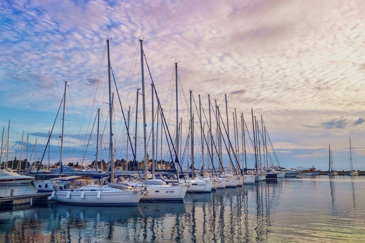 Ντελίβερι σε μαρίνες και αεροδρόμια – Ενισχύονται οι συνεργασίες σούπερ μάρκετ και πλατφορμών