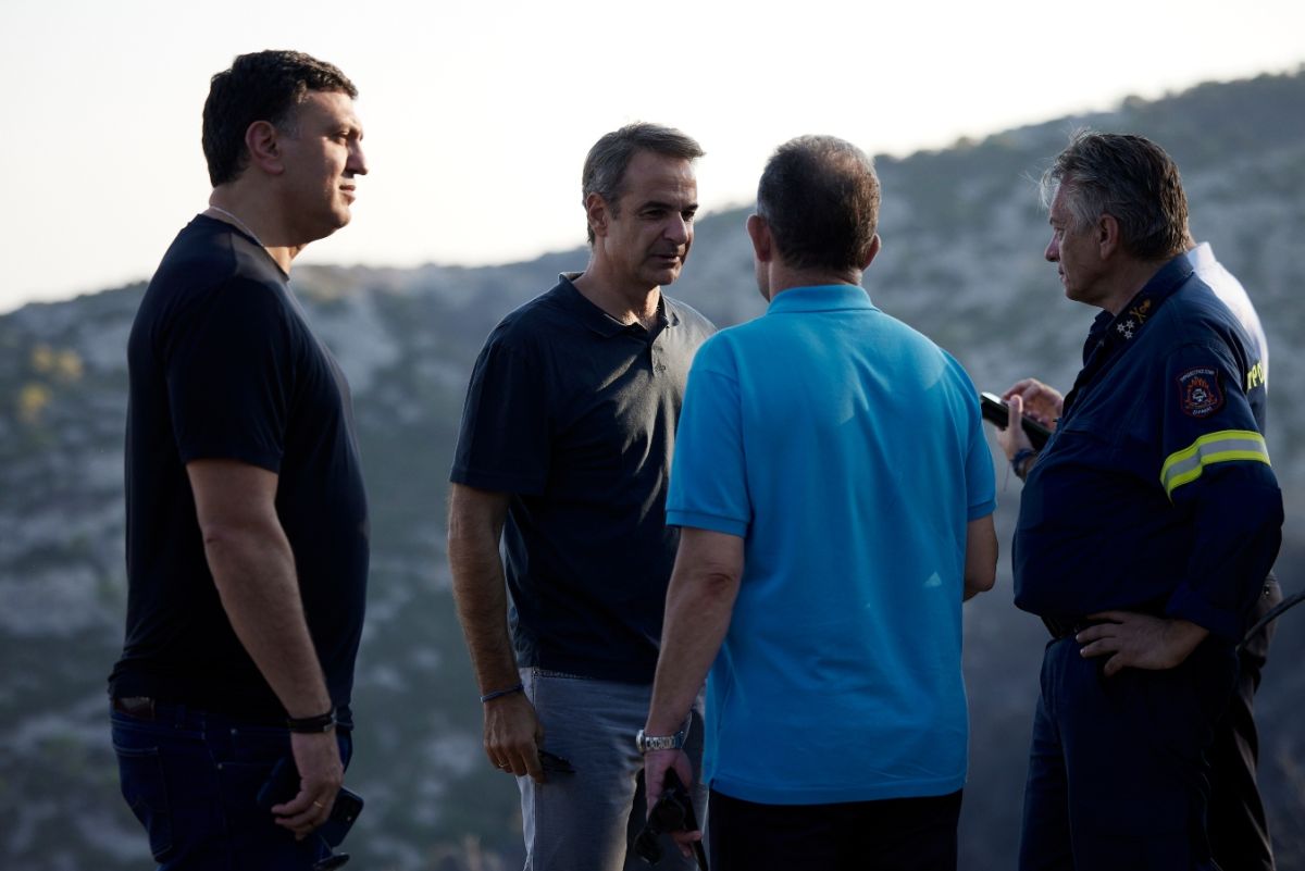 Στην Πάρνηθα ο Κυριάκος Μητσοτάκης – Επισκέφθηκε τις πληγείσες περιοχές