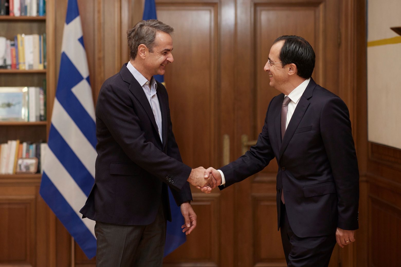 Επικοινωνία Μητσοτάκη – Χριστοδουλίδη για τη φωτιά στη Λεμεσό – Δύο Καναντέρ στέλνει η Ελλάδα