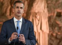 Μπακογιάννης: Με Βαζέχα, Γιατρομανωλάκη και Νικολέττα Καρρά το ψηφοδέλτιο για τον δήμο Αθηναίων