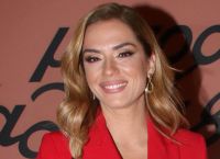 Λασκαράκη: «Πάω λέει το παιδί μου σε ιδιωτικό σχολείο. Ναι, έτσι γουστάρω» [vid]