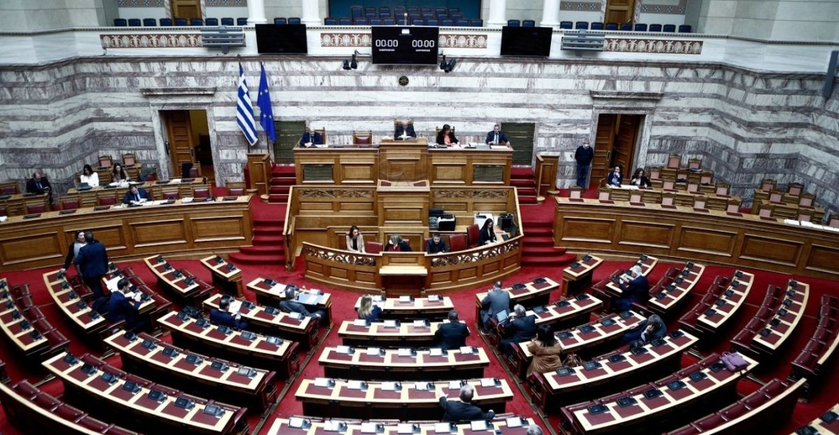 Η Βουλή ξανανοίγει με την οικονομία στο επίκεντρο