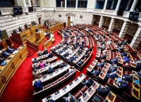 Στη Βουλή μεταφέρεται από αύριο η πολιτική αντιπαράθεση