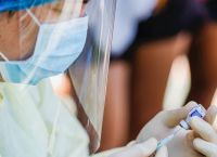 Μ. Βρετανία: Επισπεύδεται ο εμβολιασμός λόγω της νέας υποπαραλλαγής