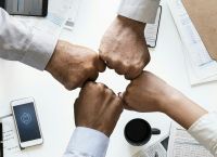 Από το παραδοσιακό μάνατζμεντ στο νέο στυλ ηγεσίας