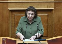 Η Μενδώνη βάλλει κατά του “αναξιόπιστου” Βρετανικού Μουσείου