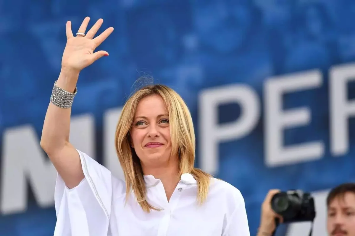 Ιταλία: Το Δημοκρατικό Κόμμα κατηγορεί την κυβέρνηση Μελόνι ότι παρεμποδίζει τη διακίνηση μεταναστών